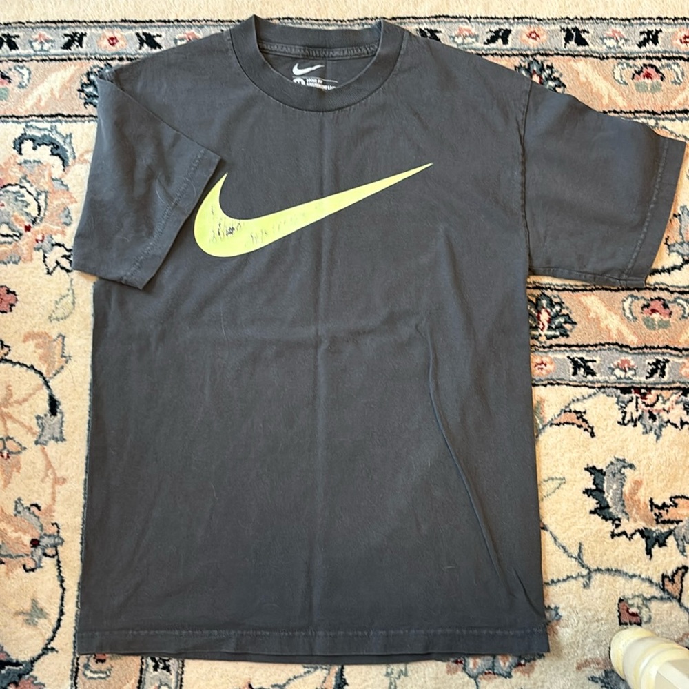 Nike t-shirt size M